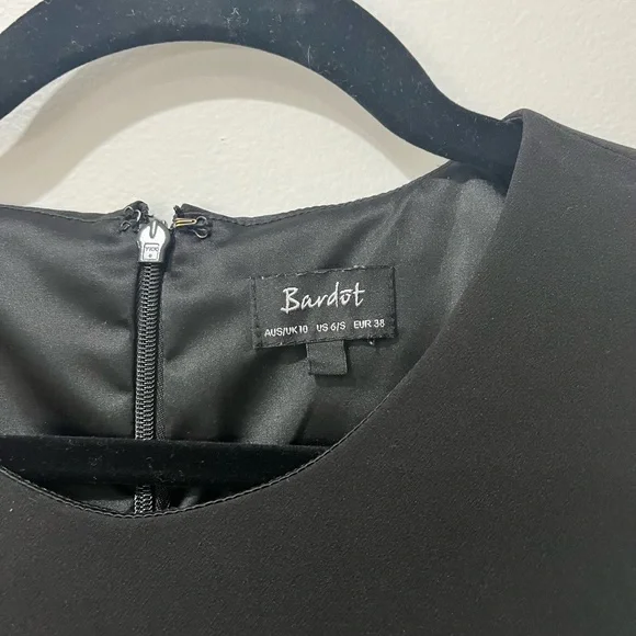 💕4 for $12 Sale!💕Bardot Black Dress - Picture 3 of 5